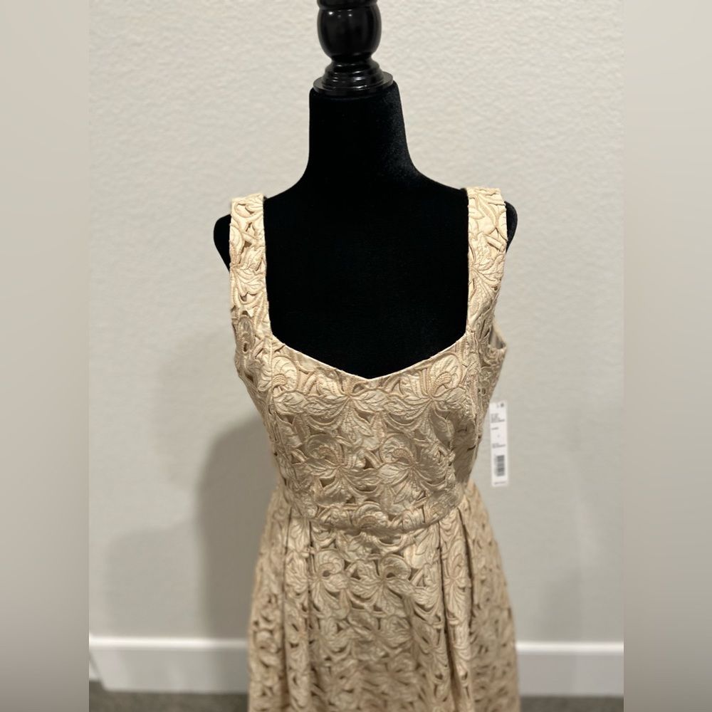 Dress - Picture 2 of 5